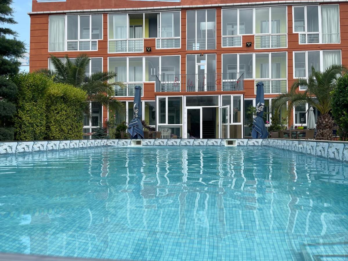 Hotel Buta Batumi Kültér fotó