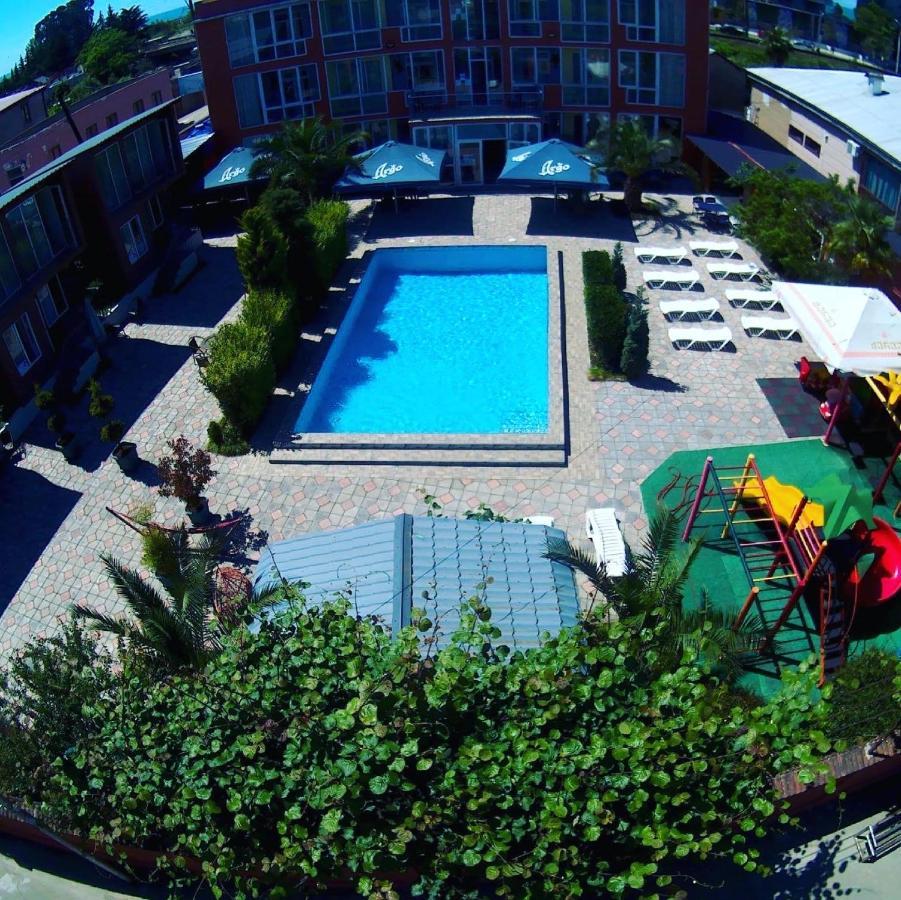 Hotel Buta Batumi Kültér fotó