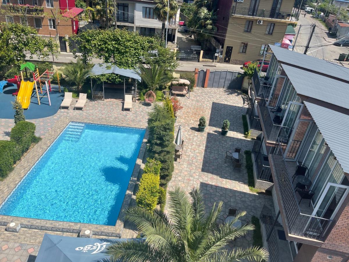 Hotel Buta Batumi Kültér fotó