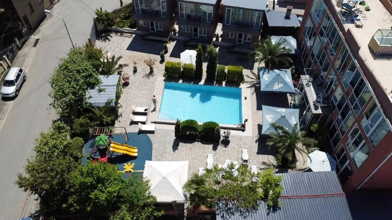 Hotel Buta Batumi Kültér fotó