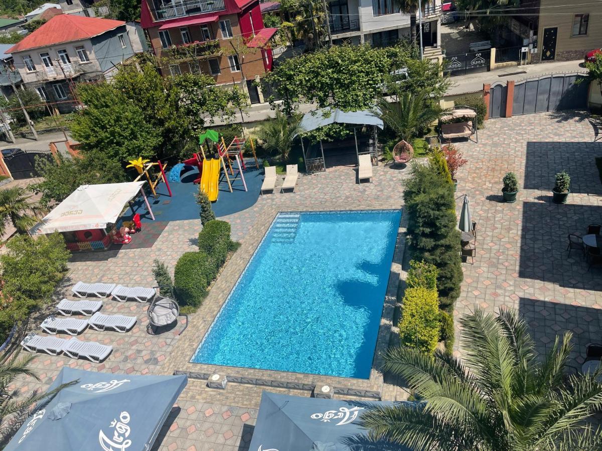 Hotel Buta Batumi Kültér fotó