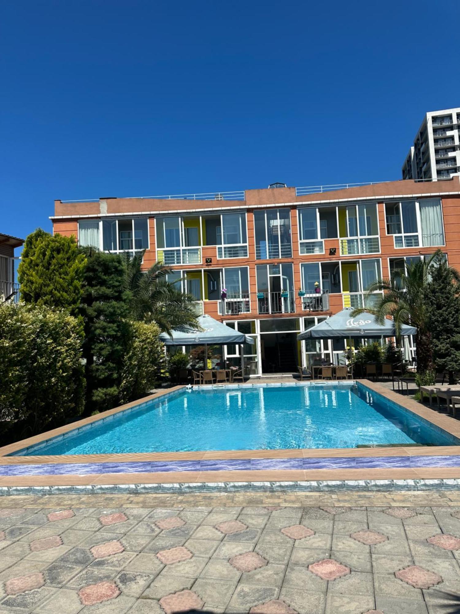 Hotel Buta Batumi Kültér fotó