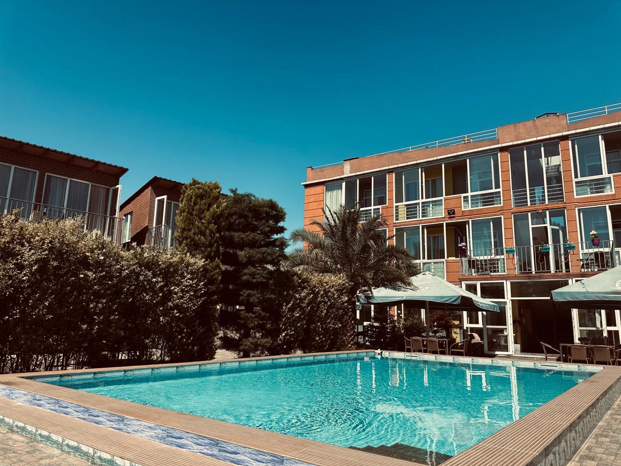 Hotel Buta Batumi Kültér fotó